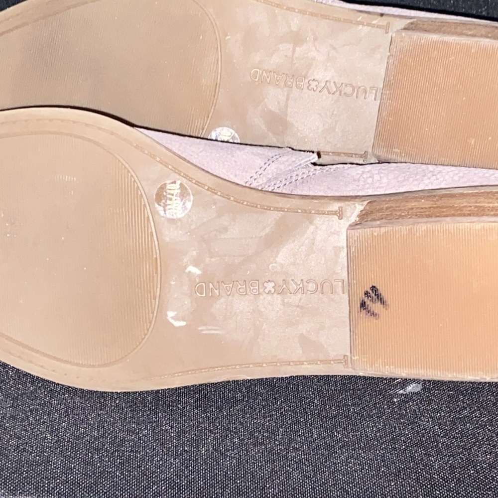 EUC Lucky Brand  MORIAH Gray PEBBLED LEATHER SLIPON LOAFER CLEAN SHOES WO SIZE 9 - Picture 10 of 13